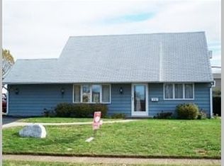 50 Quiet Rd, Levittown, PA 19057