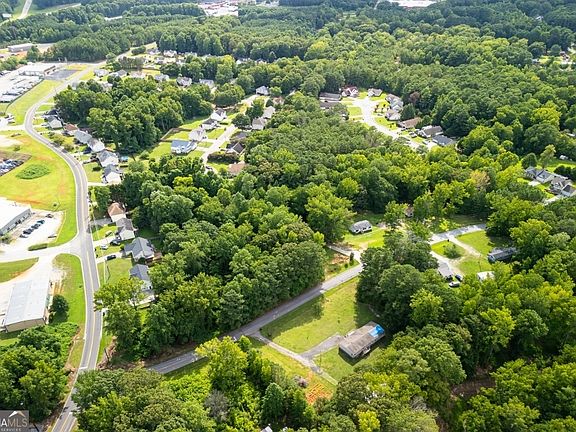 5th image of 355 Double D Rd