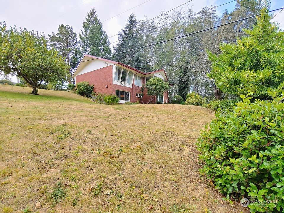 1st image of 1527 Montview Drive