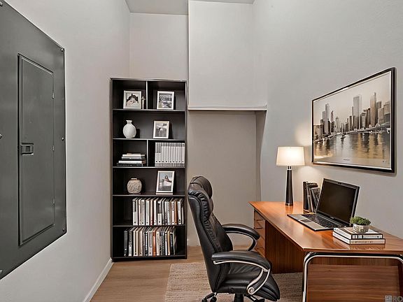 4th image of 809 Summer Breeze Dr APT 101