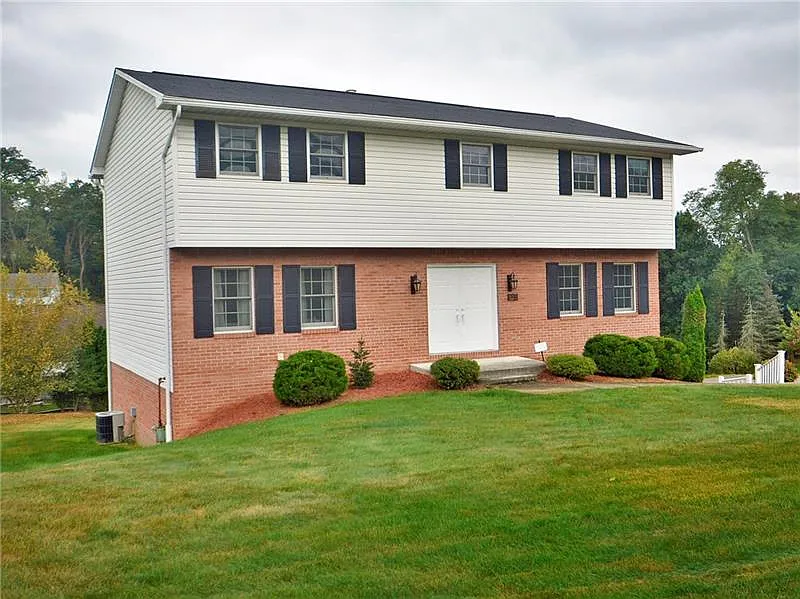 135 Coventry Ct photo 1
