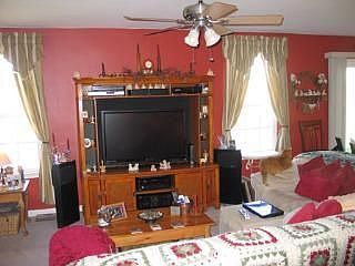 3rd image of 13600 Bowling Green Way