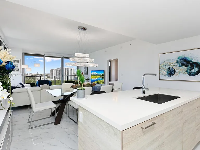 16385 Biscayne Blvd #1701 — Photo 19