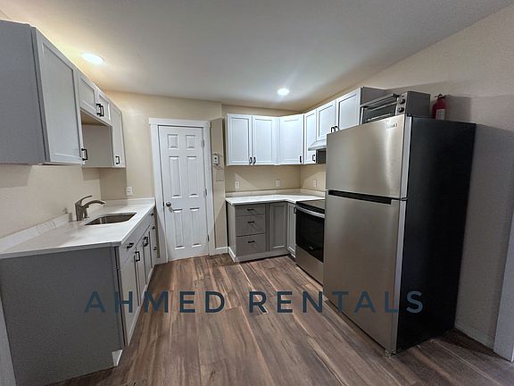 2nd image of 128 Alfred St #2