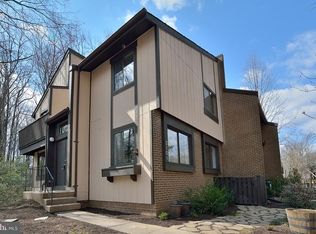 2101 Glencourse Ln, Reston, VA 20191