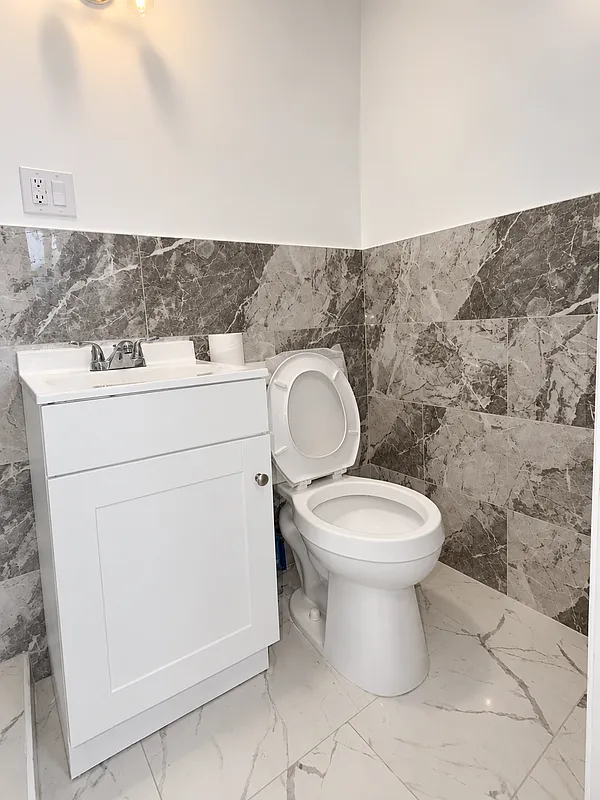 510 Washington St — Photo 2