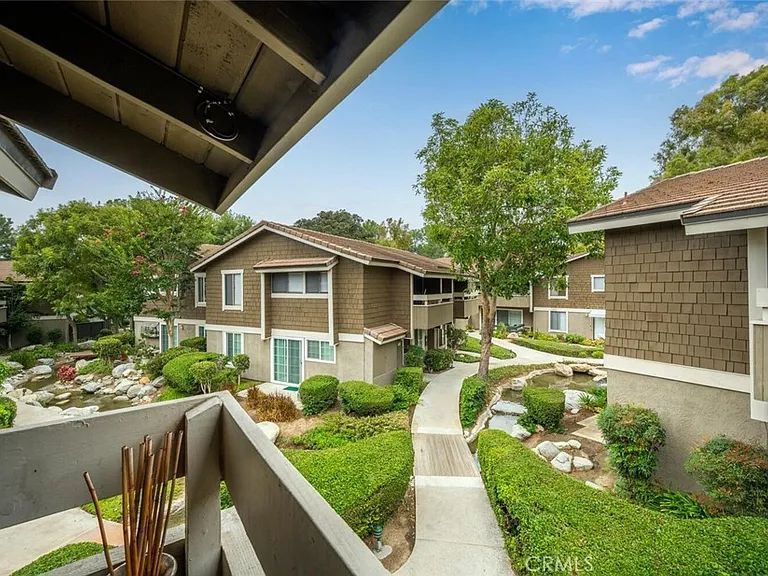 58 Streamwood — Photo 11