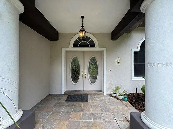 5th image of 808 SE 36TH LANE