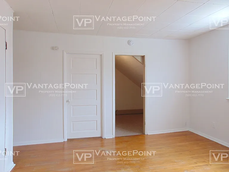 1163 McCormick St — Photo 8