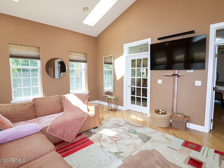 10 Emily Rd — Photo 16