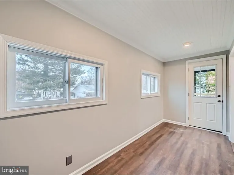 708 Dorsey Ave — Photo 8