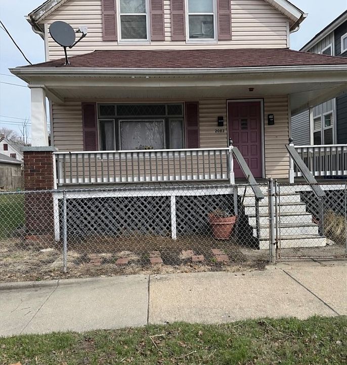 1st image of 2083 W 42nd St