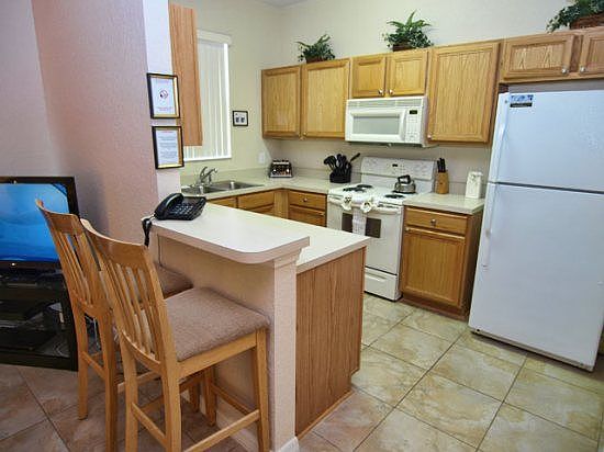 RP3T519LM-kitchen-and-breakfast-bar