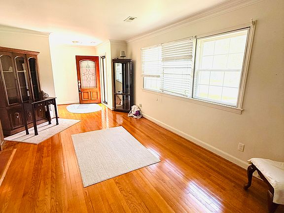 3rd image of 101 Carolina Avenue