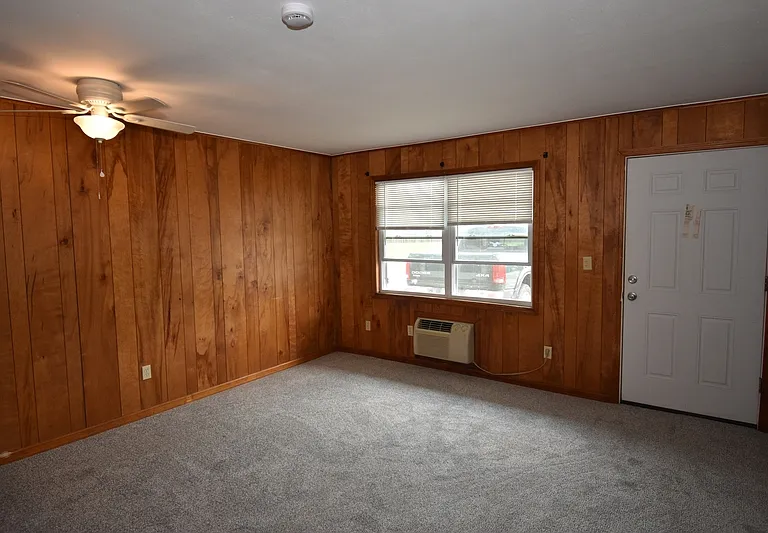 23 Alexander Dr #22 — Photo 2