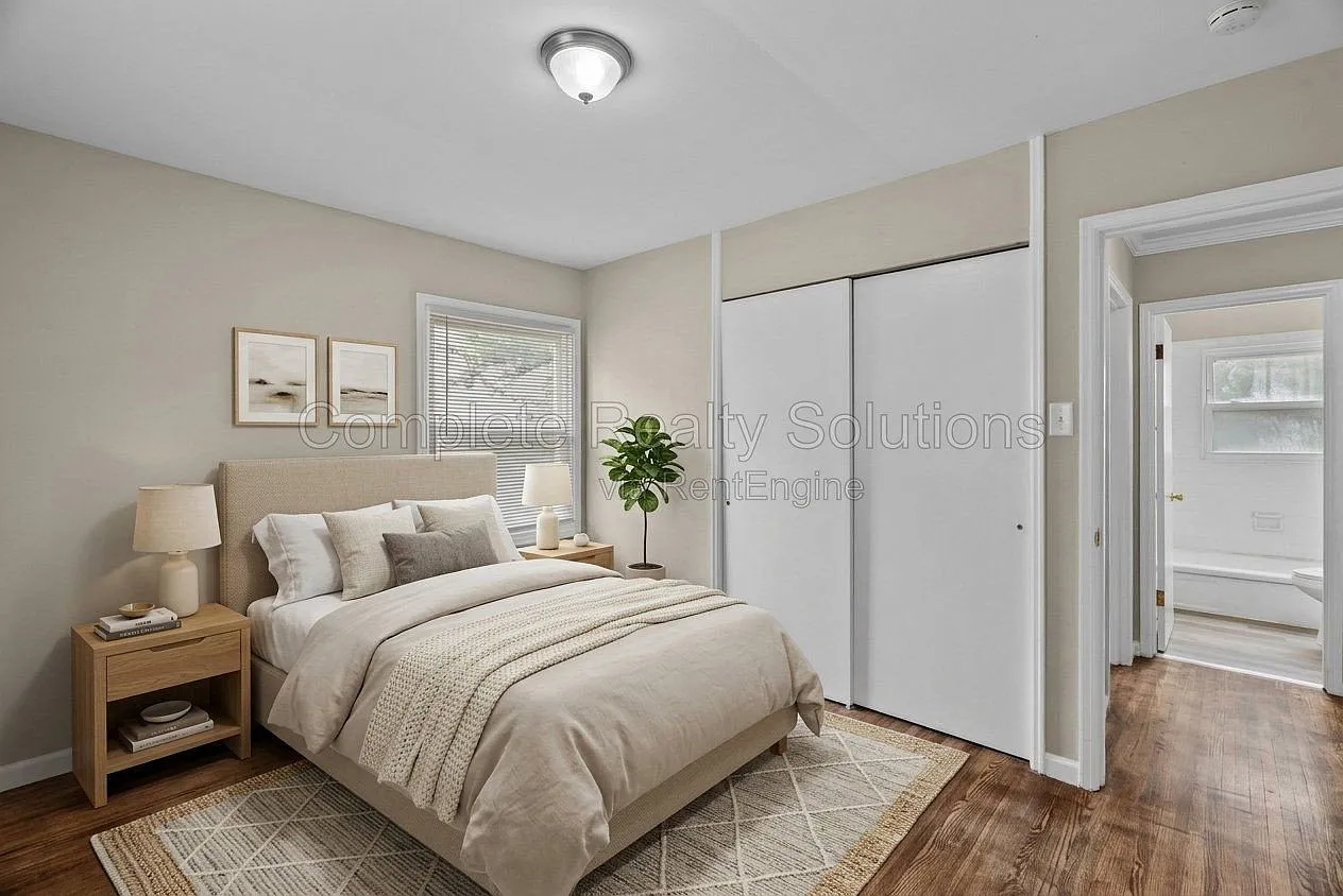 3 bed, 1.0 bath, 842 sqft, $1,100 — Photo 4