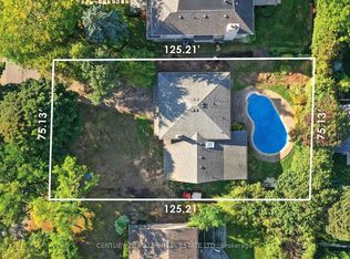 111 Gloucester Ave, Oakville, ON L6J3W3