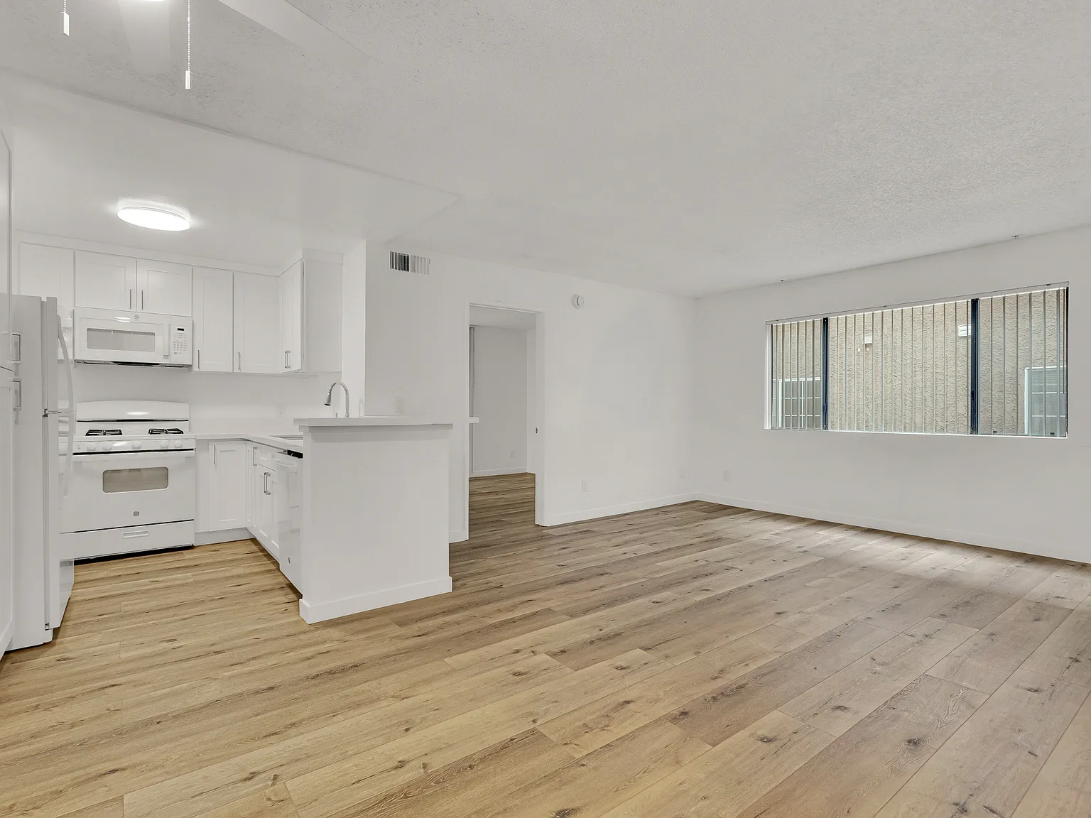 2 bed, 1200 sqft, $2,500 — Photo 1