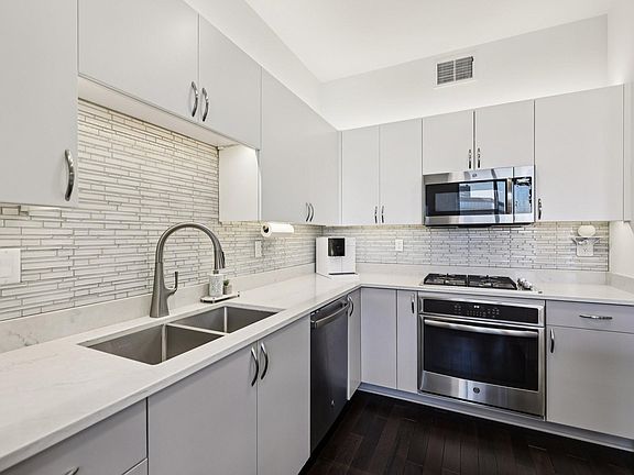 5th image of 1240 S 2nd St Unit 411