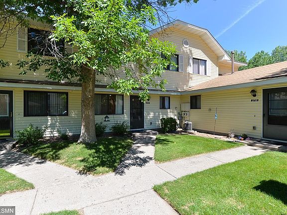 2nd image of 2717 Brookdale Ln