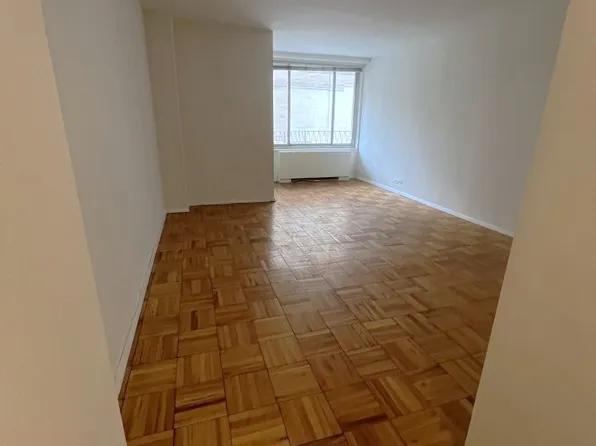 1160 3rd Avenue image 1 of 9