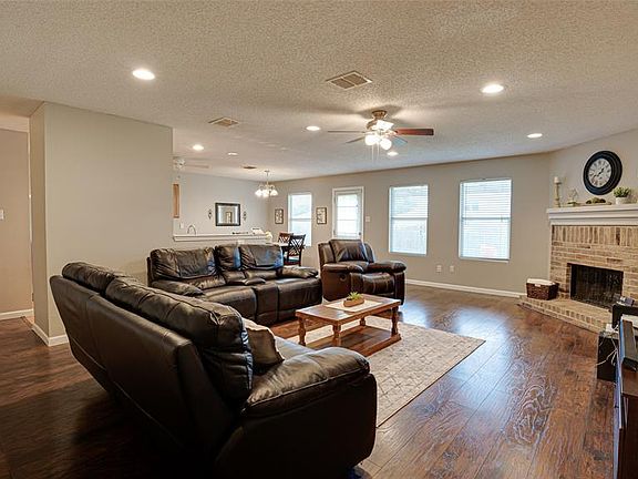 4th image of 1205 Starpoint Ln