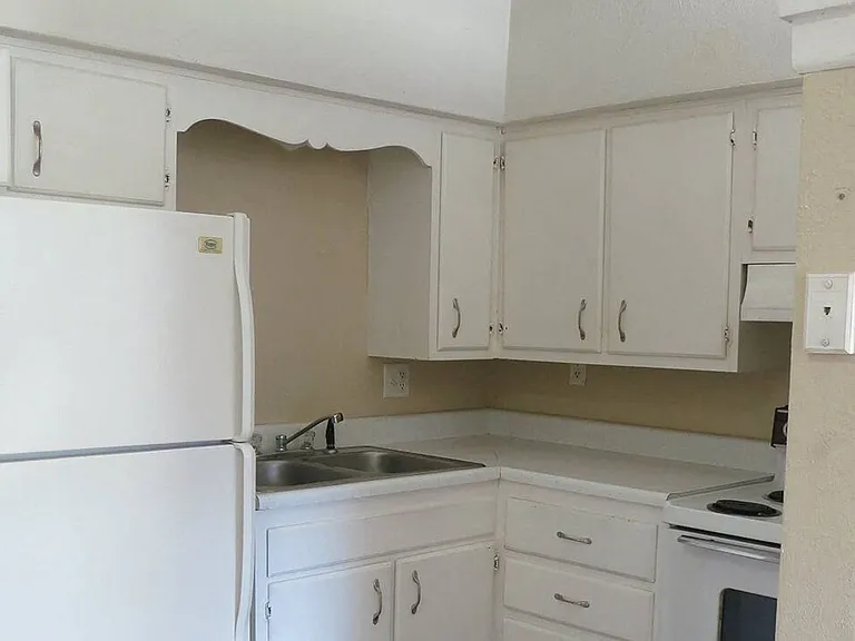 Fully-Equipped Kitchen