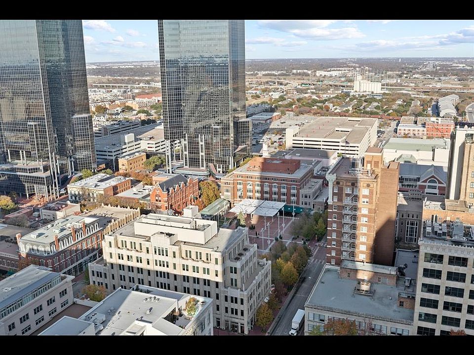 1st image of 500 Throckmorton St APT 2401