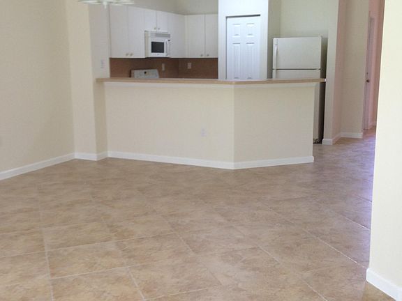 5th image of 5096 SE Mariner Garden Cir