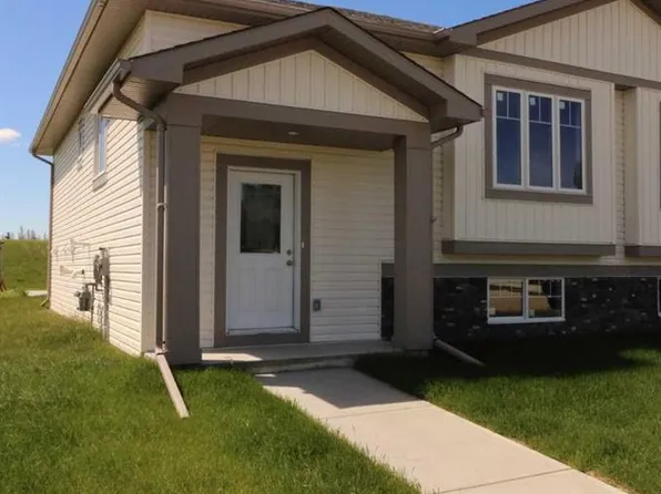 447 S Henricks Dr, Irricana, AB T0M 1B0