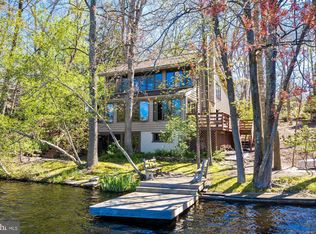 8 Robinson Rd, Medford, NJ 08055