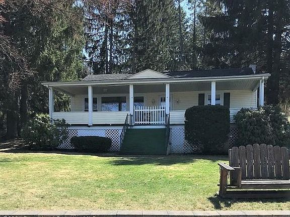 2nd image of 216 Carriage Ln