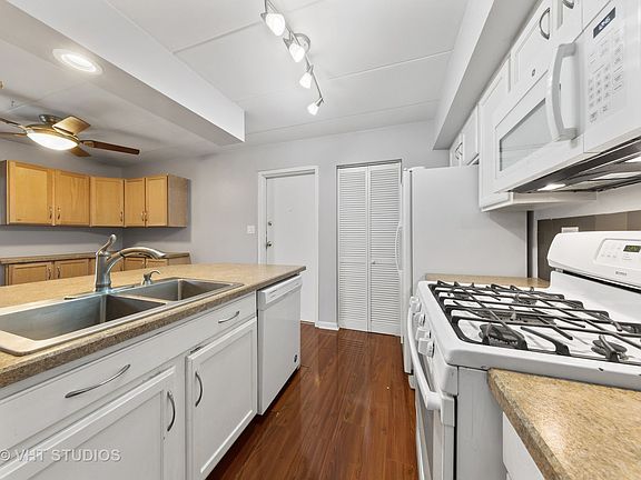 3rd image of 201 E Janata Blvd APT 2A