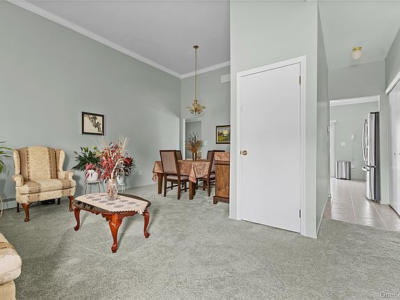 4th image of 15 Timber Ridge Drive