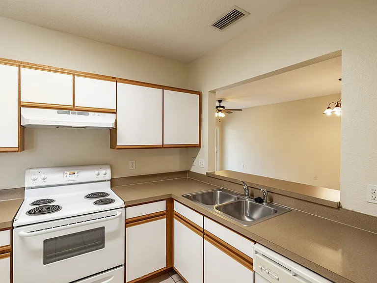 9506 Amberdale Ct #202 — Photo 6