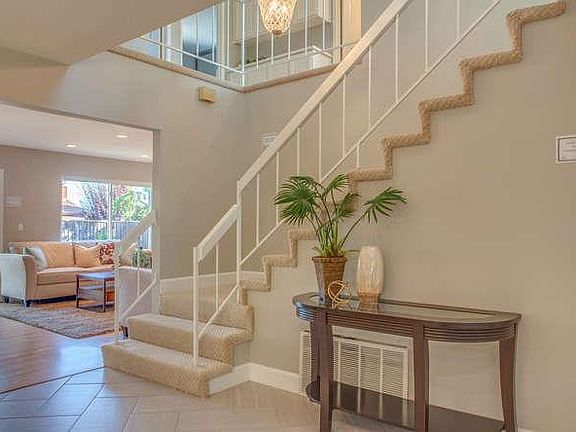 3rd image of 3200 Ravenswood Way