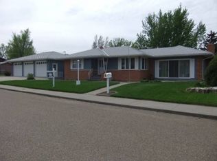 237 Glenwood Ave, Glendive, MT 59330