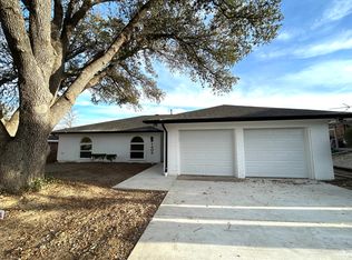 1405 Country Manor Rd, Fort Worth, TX 76134