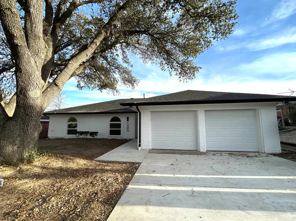 1405 Country Manor Rd, Fort Worth, TX 76134