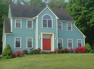 3 Meadow Woods Ln, Sandy Hook, CT 06482