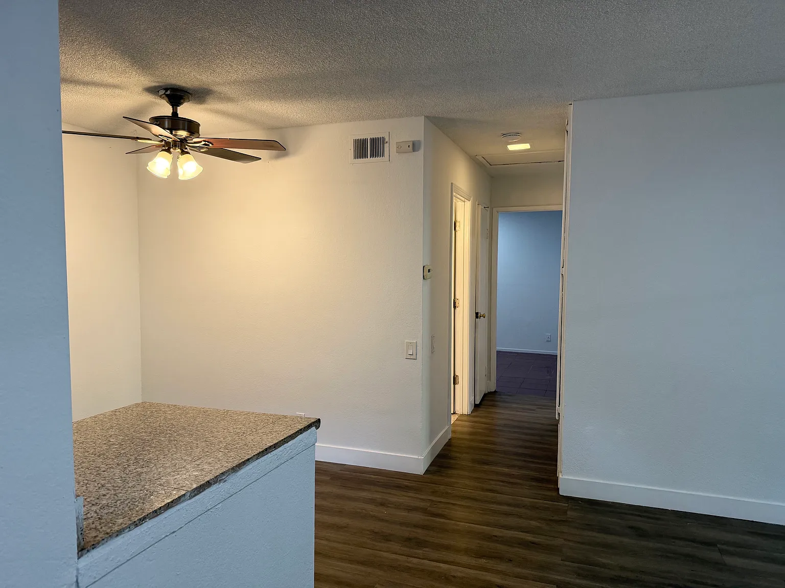 2 bed, 888 sqft, $2,800 — Photo 4