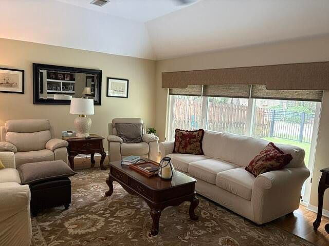 2nd image of 4180 White Tail Cir