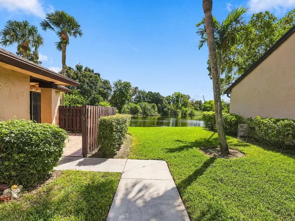 8271 Boca Glades Boulevard E, Boca Raton, FL 33434