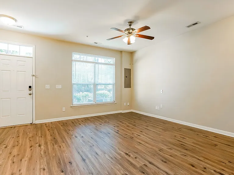 311 Gilman Ln #106 — Photo 9