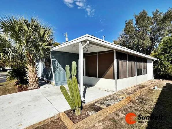 13 Rose Ln, Mount Dora, FL 32757