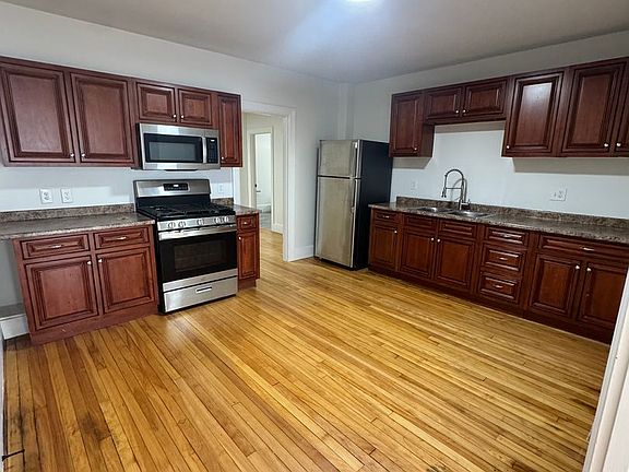 2nd image of 31-39 South St #7