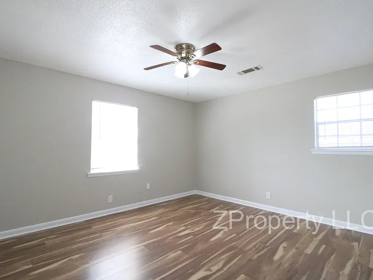 4000 Offutt Ct NW — Photo 6