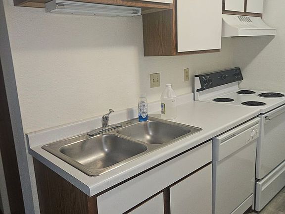 3rd image of 812 6th St