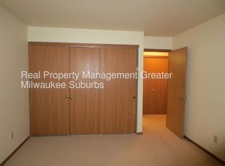 8396 S Chicago Rd APT 203, Oak Creek, WI 53154