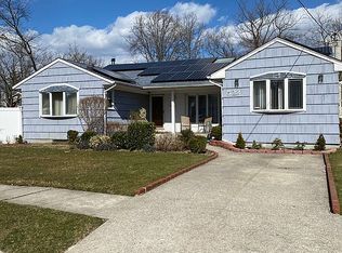 522 Allen Rd, Woodmere, NY 11598